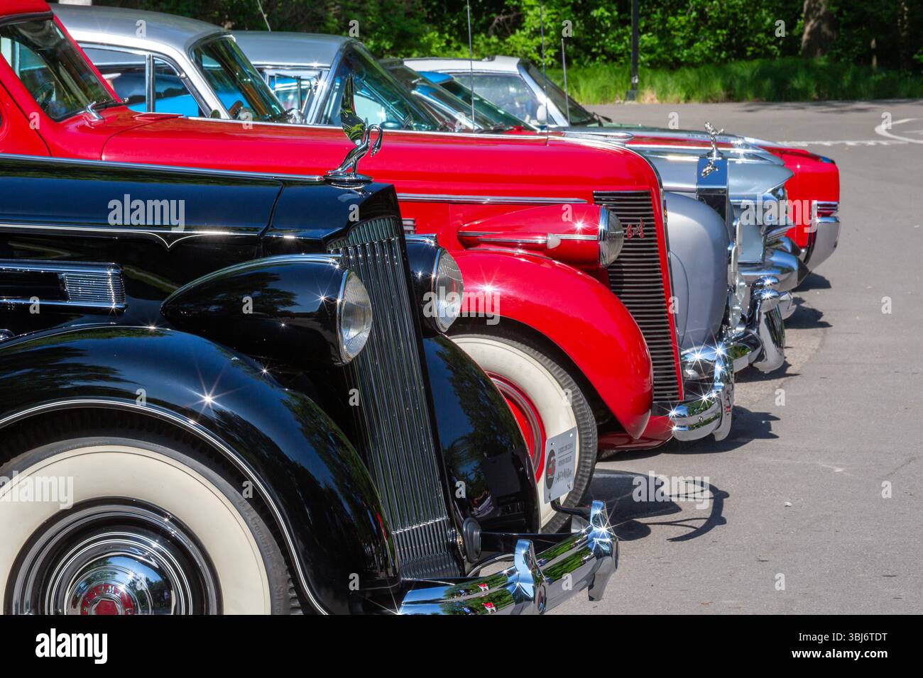 Grosse Pointe Shores, Michigan – Eine Sammlung von Oldtimern wurde zur Medienvorschau der jährlichen Auto-Show Eyes on Design gezeigt. Stockfoto