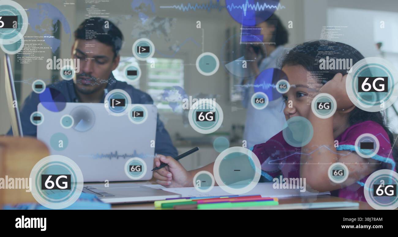 Zusammenarbeit mit der Familie mit einem Laptop, die Hausaufgaben am Tisch im Studium mit 6G-Overlay und Kopierraum löst Stockfoto