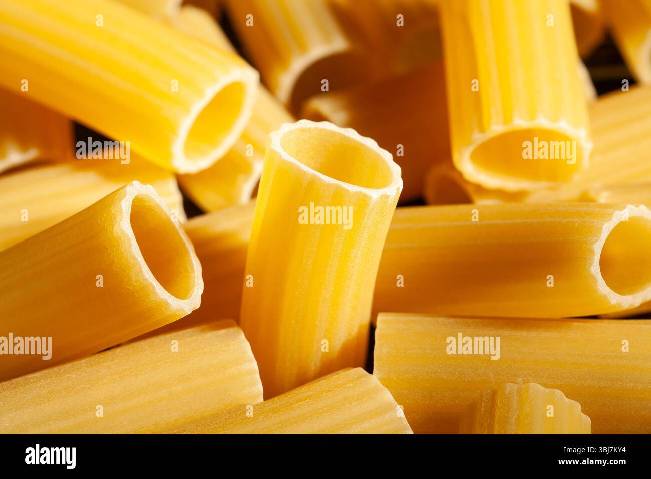 Nudelgerigatoni Makroaufnahmemittel Stockfoto