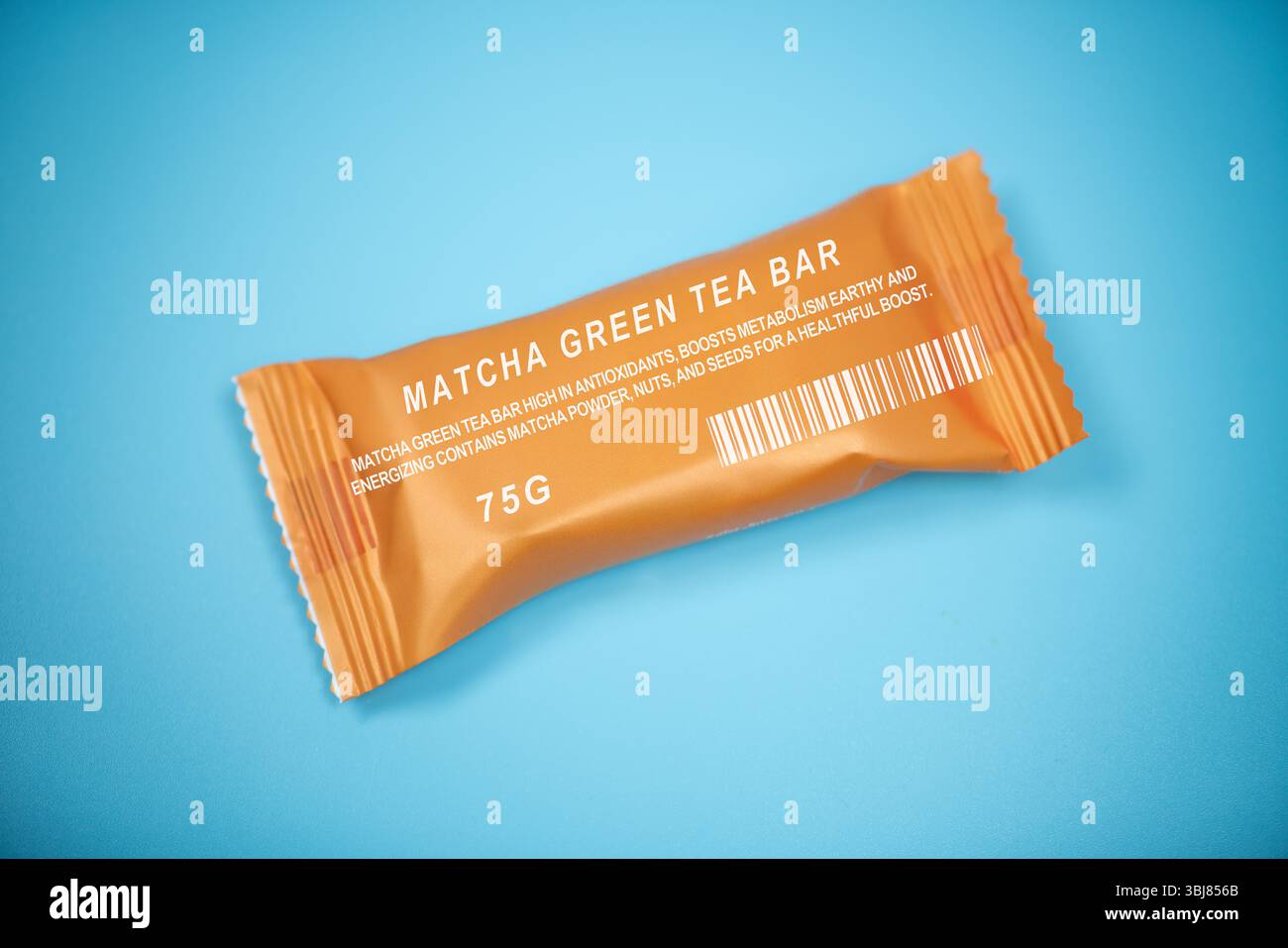 Matcha Green Tea Bar. Reich an Antioxidantien, erhöht Stoffwechsel erdig und belebend enthält Matcha-Pulver, Nüsse und Samen für einen gesunden Boost. Stockfoto