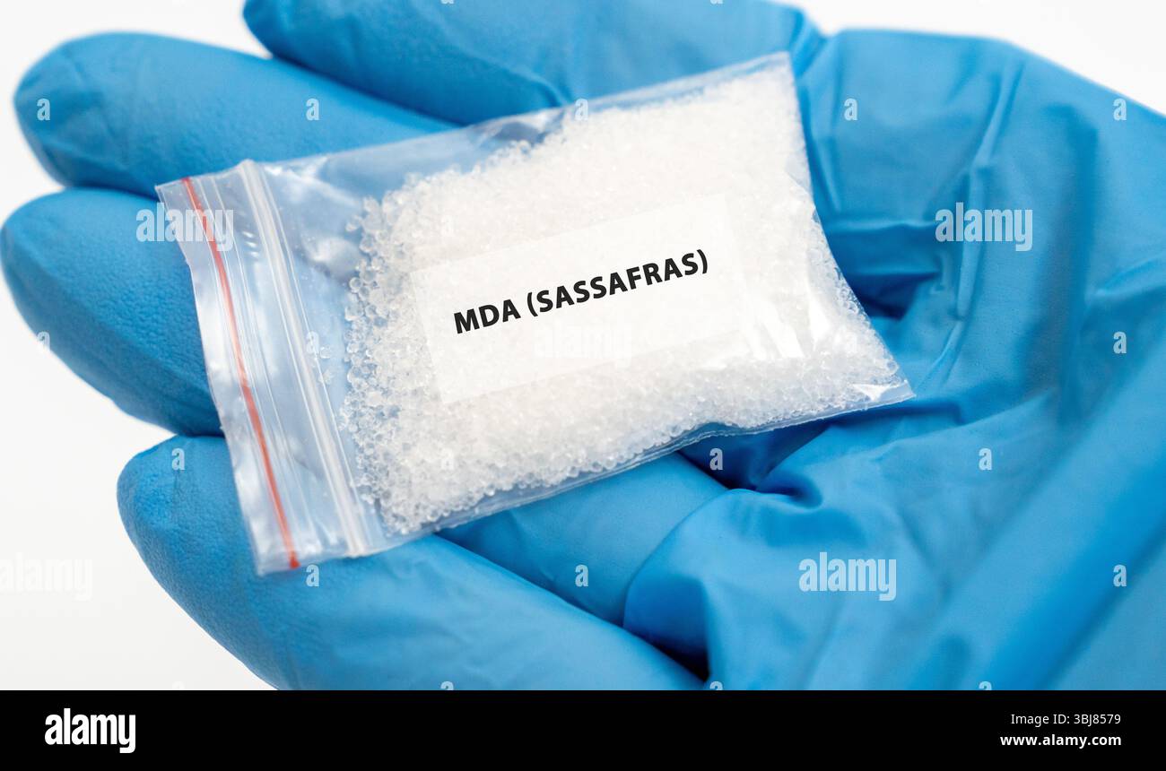 MDA (Sassafras). Ein psychedelisches Stimulans, ähnlich MDMA, bekannt für Euphorie und verbesserte Sinneswahrnehmung. Stockfoto