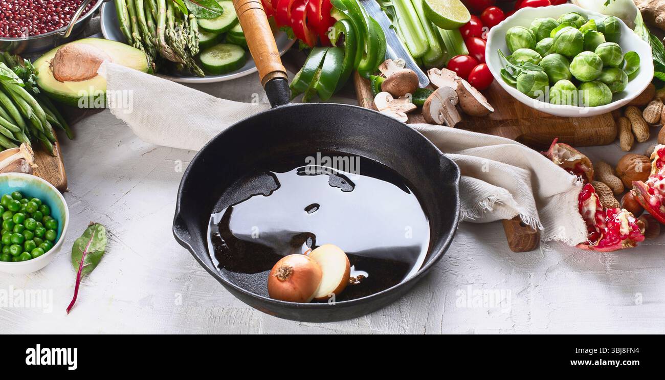 Gemüse, Obst, Getreide, Bohnen, Superfoods für Veganer, vegetarische, saubere Ernährung. Gesunder Lebensmittelhintergrund Stockfoto