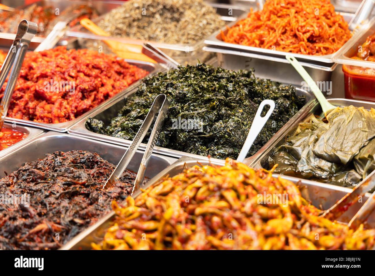 Eingelegtes Gemüse in Gwangjang Market, Seoul, Seoul Metropolitan Area, Südkorea Stockfoto