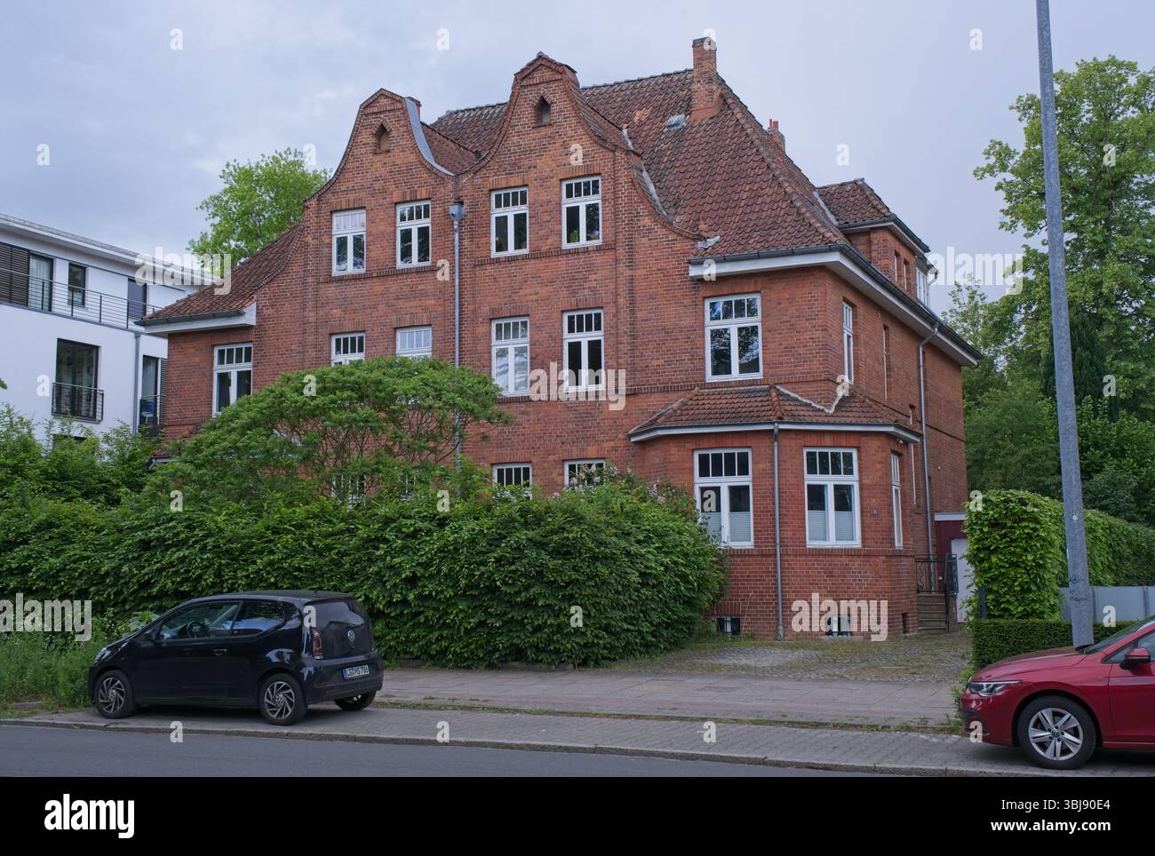 Lüneburg, Deutschland – 23. Mai 2025: Dieses Haus diente 1945 als Hauptquartier der britischen Besatzungsarmee. Heinrich Himmler Commit Stockfoto