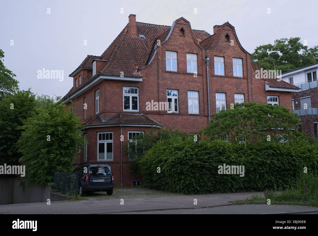 Lüneburg, Deutschland – 23. Mai 2025: Dieses Haus diente 1945 als Hauptquartier der britischen Besatzungsarmee. Heinrich Himmler Commit Stockfoto