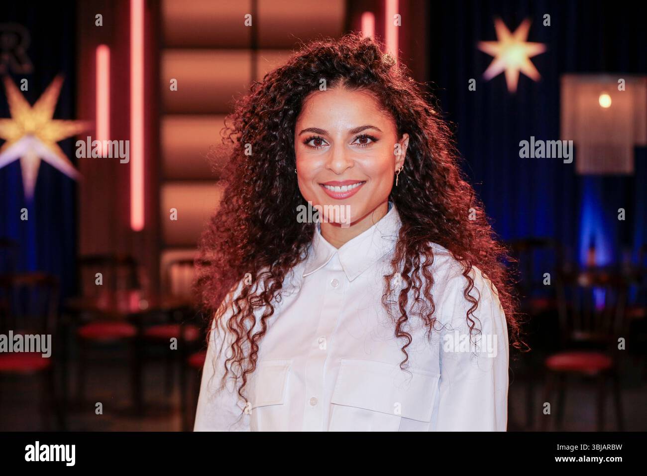 Patricia Meeden bei der Aufzeichnung der WDR-Talkshow 'Kölner Treff' im WDR Studio BS 2. Köln, 12.12.2023 Stockfoto Patricia Meeden bei der Aufzeichnung der WDR-Talkshow 'Kölner Treff' im WDR Studio BS 2. Köln, 12.12.2023 Stockfoto
