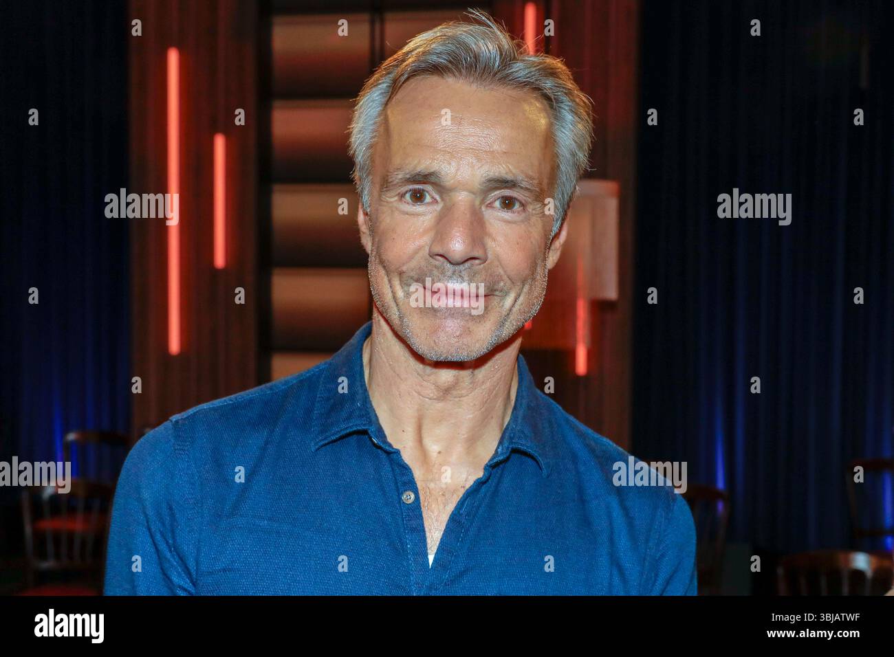 Hannes Jaenicke bei der Aufzeichnung der WDR-Talkshow 'Kölner Treff' im WDR Studio BS 3. Köln, 12.04.2024 Stockfoto