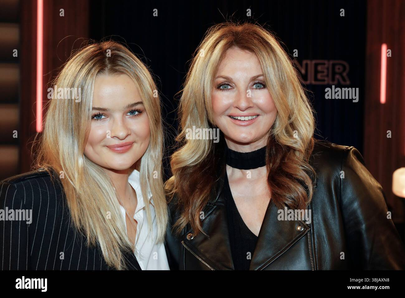 Nele Ludowig und Frauke Ludowig bei der Aufzeichnung der WDR-Talkshow 'Kölner Treff' im WDR Studio BS 3. Köln, 02.10.2024 Stockfoto