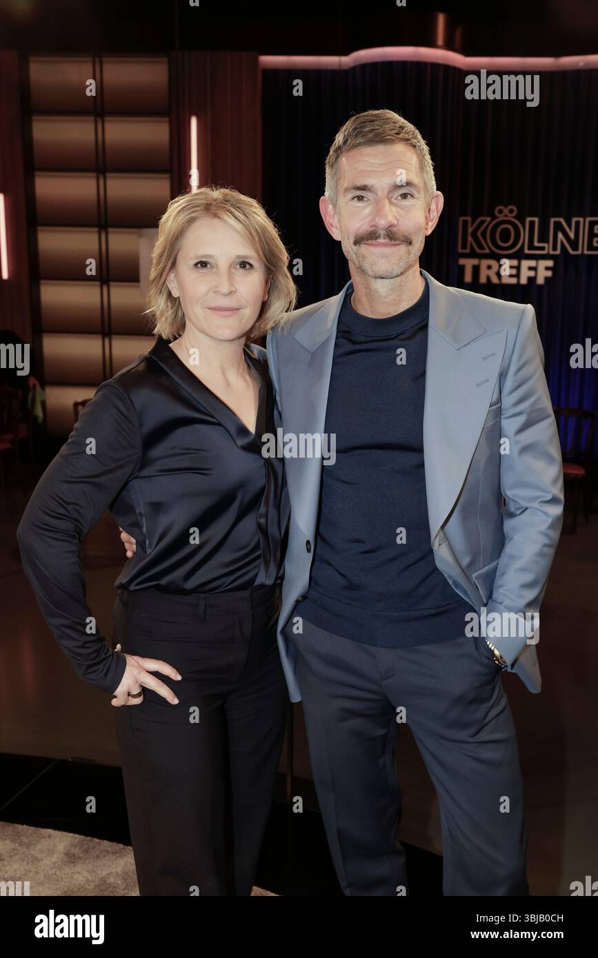 Susan Link und Micky Beisenherz bei der Aufzeichnung der WDR-Talkshow 'Kölner Treff' im WDR Studio BS 3. Köln, 27.03.2025 Stockfoto