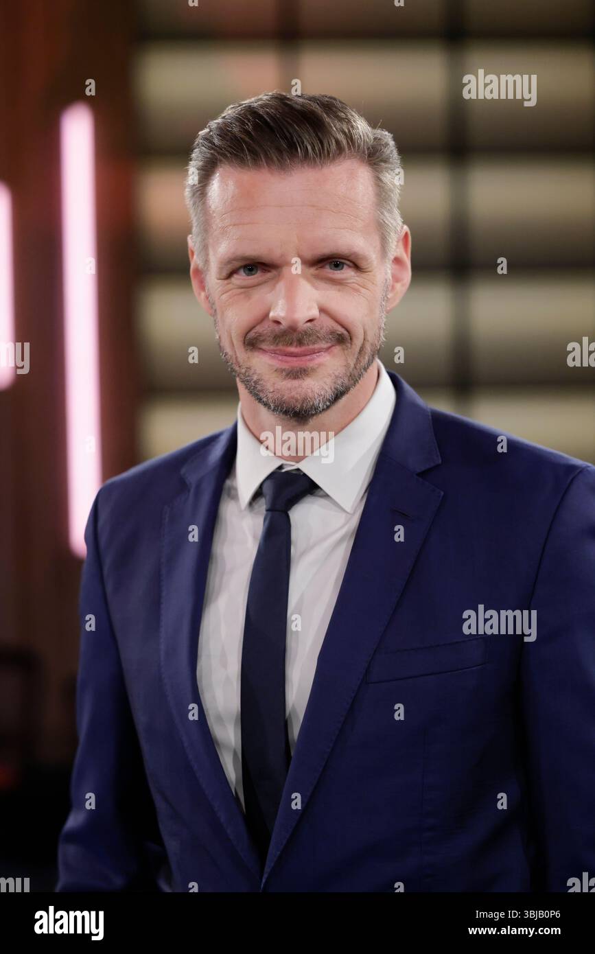 Florian Schroeder bei der Aufzeichnung der WDR-Talkshow 'Kölner Treff' im WDR Studio BS 3. Köln, 30.04.2025 Stockfoto