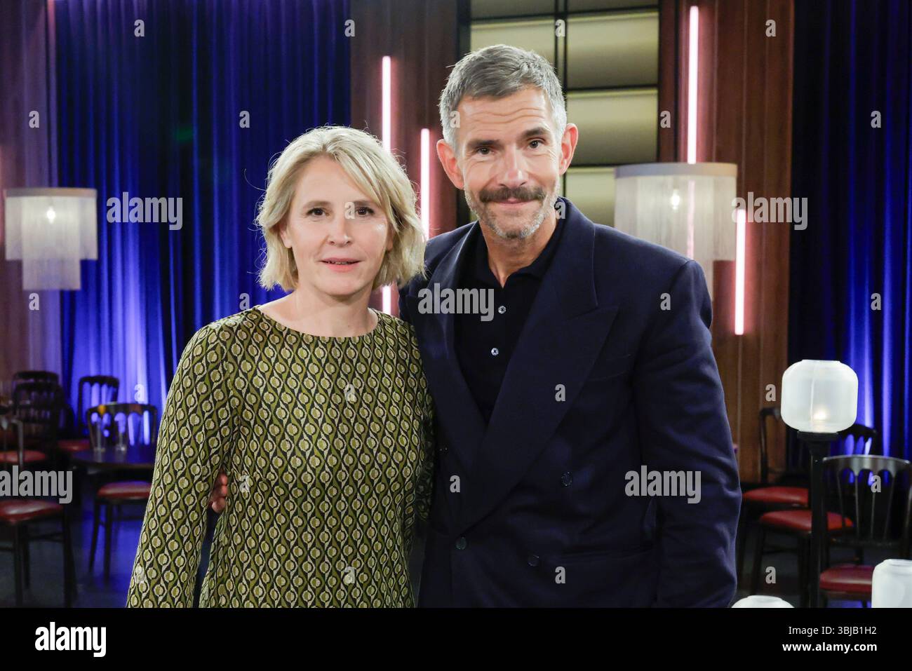 Susan Link und Micky Beisenherz bei der Aufzeichnung der WDR-Talkshow 'Kölner Treff' im WDR Studio BS 3. Köln, 28.05.2025 Stockfoto