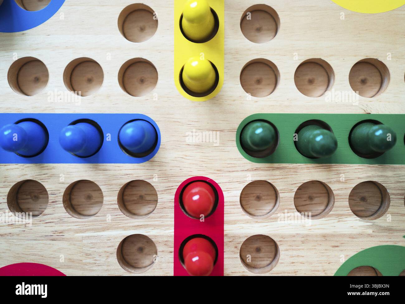 Ludo Brettspiel für Familien. Nahansicht Stockfoto