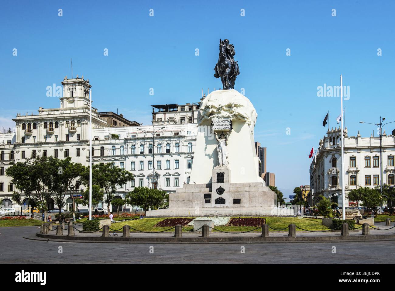 Reiterstatue von Jose San Martin auf der Plaza San Martin in Lima, Peru, Südamerika Stockfoto