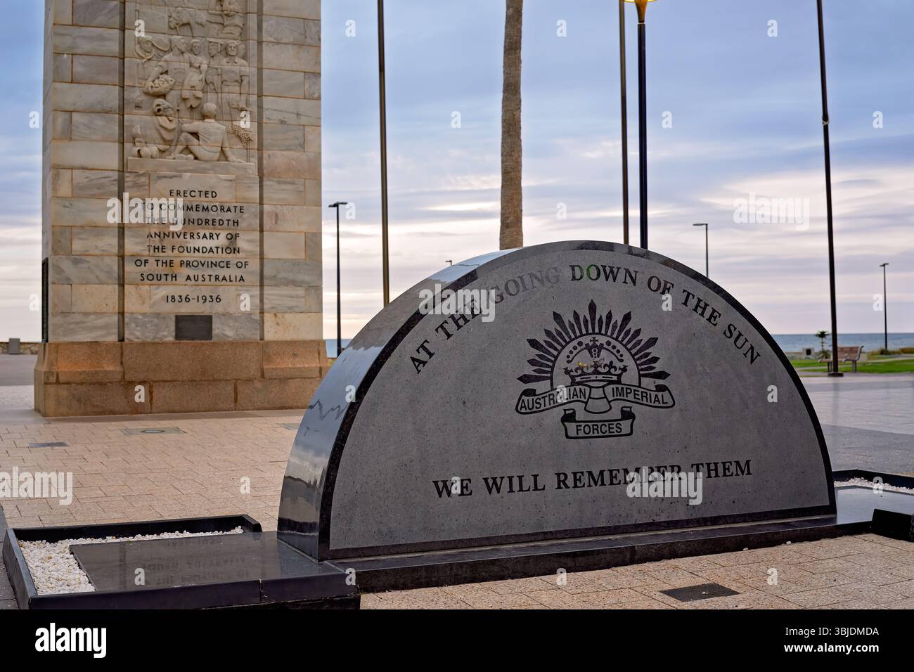 Fallen Soldiers Memorial, Glenelg South Australia, Juni 2025, Denkmal zum 100. Jahrestag der Gründung von South Australia Stockfoto