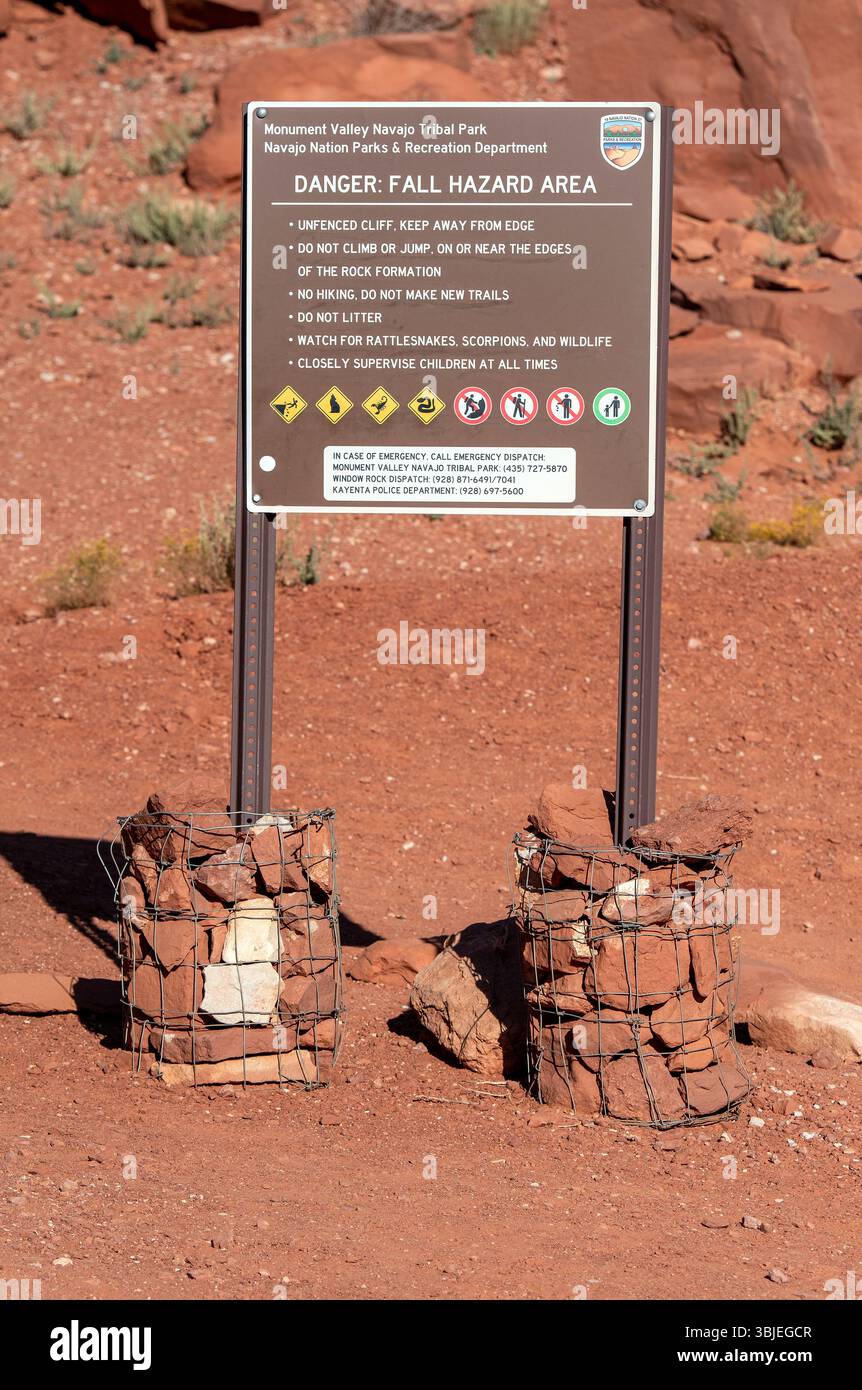 Warnschild im Monument Valley Navajo Tribal Park, Arizona, USA Stockfoto