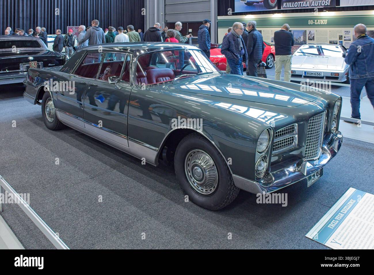 Lahti, Finnland – 3. Mai. 2025: Facel Vega Excellence EX2 (1961) Auto auf der Classic Motor Show im Lahti Exhibition and Convention Centre. Stockfoto