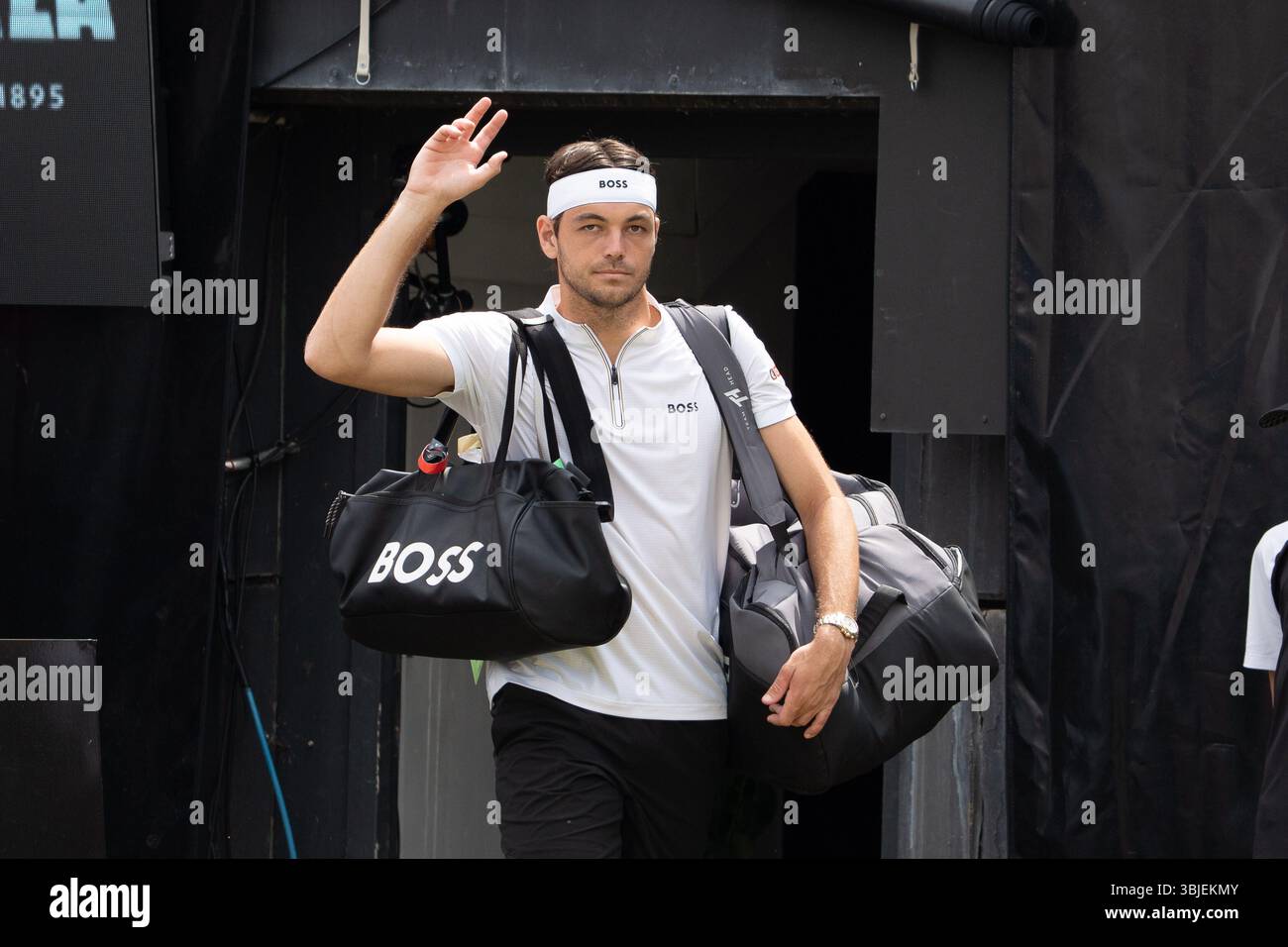 Taylor Fritz, Einlauf, Spielbeginn, Alexander Zverev vs. Taylor Fritz, Tennis, ATP-Turnier, Boss-Open, Center-Court, Finale, 15.06.2025, Foto: Eibner-Pressefoto/Edward Cheung Stockfoto