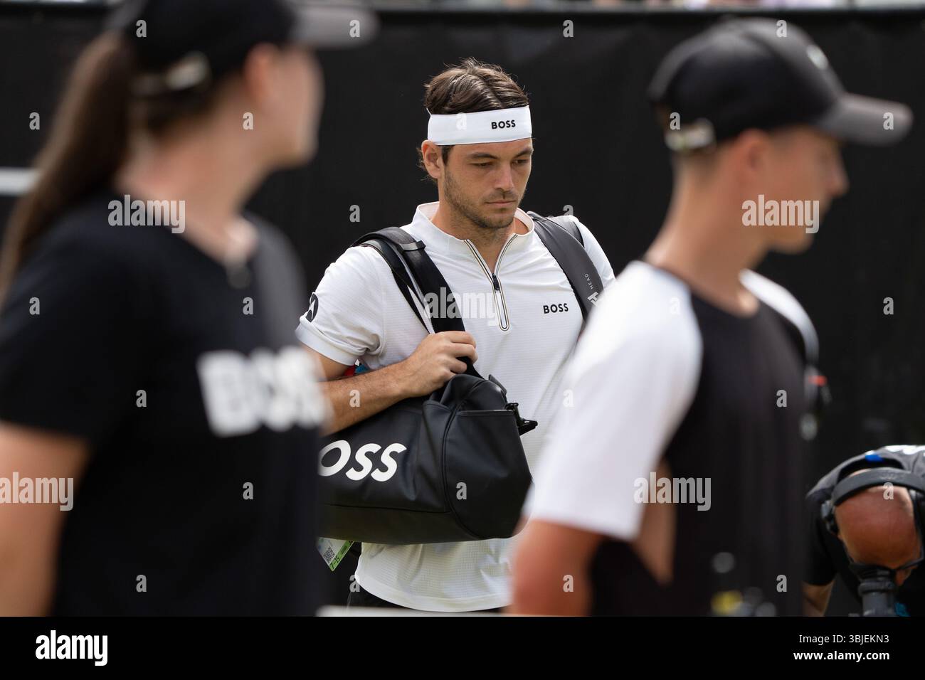 Taylor Fritz, Einlauf, Spielbeginn, Alexander Zverev vs. Taylor Fritz, Tennis, ATP-Turnier, Boss-Open, Center-Court, Finale, 15.06.2025, Foto: Eibner-Pressefoto/Edward Cheung Stockfoto