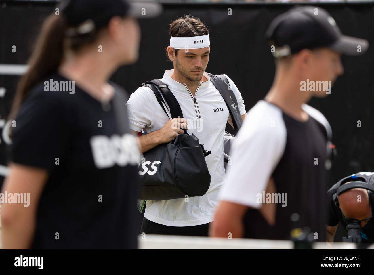 Taylor Fritz, Einlauf, Spielbeginn, Alexander Zverev vs. Taylor Fritz, Tennis, ATP-Turnier, Boss-Open, Center-Court, Finale, 15.06.2025, Foto: Eibner-Pressefoto/Edward Cheung Stockfoto