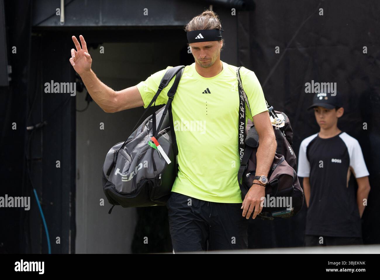 Alexander Zverev, Einlauf, Spielbeginn, Alexander Zverev vs. Taylor Fritz, Tennis, ATP-Turnier, Boss-Open, Center-Court, Finale, 15.06.2025, Foto: Eibner-Pressefoto/Edward Cheung Stockfoto