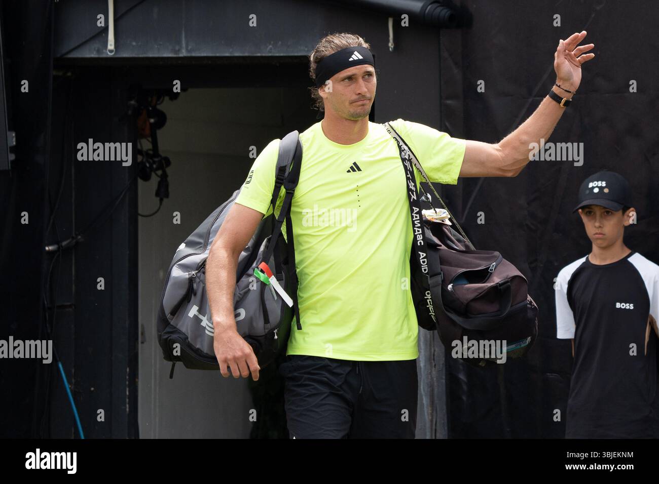 Alexander Zverev, Einlauf, Spielbeginn, Alexander Zverev vs. Taylor Fritz, Tennis, ATP-Turnier, Boss-Open, Center-Court, Finale, 15.06.2025, Foto: Eibner-Pressefoto/Edward Cheung Stockfoto