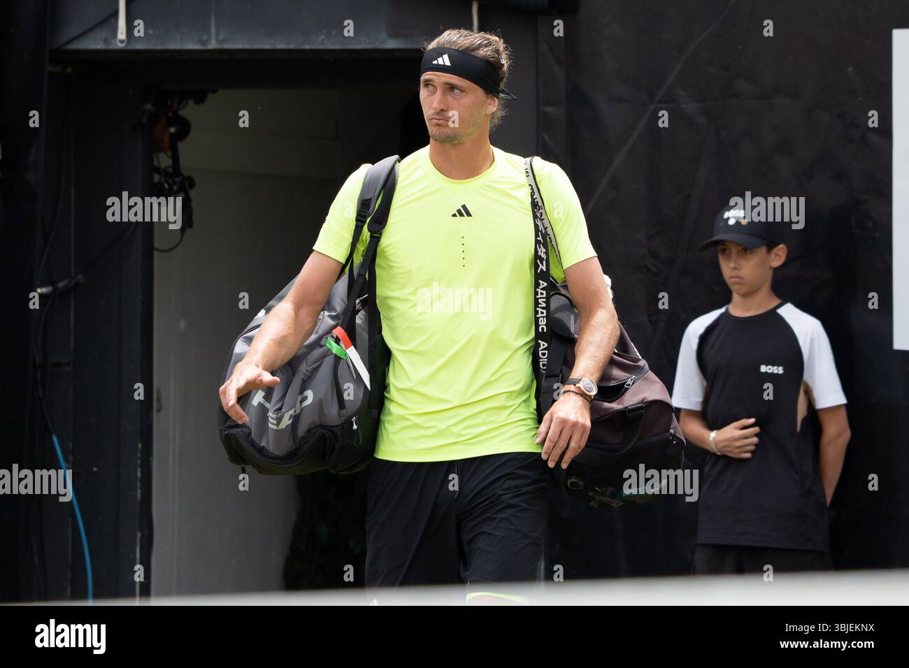 Alexander Zverev, Einlauf, Spielbeginn, Alexander Zverev vs. Taylor Fritz, Tennis, ATP-Turnier, Boss-Open, Center-Court, Finale, 15.06.2025, Foto: Eibner-Pressefoto/Edward Cheung Stockfoto