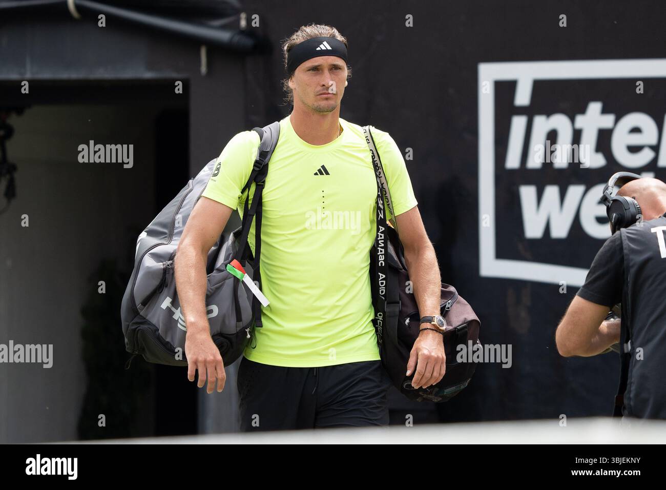 Alexander Zverev, Einlauf, Spielbeginn, Alexander Zverev vs. Taylor Fritz, Tennis, ATP-Turnier, Boss-Open, Center-Court, Finale, 15.06.2025, Foto: Eibner-Pressefoto/Edward Cheung Stockfoto
