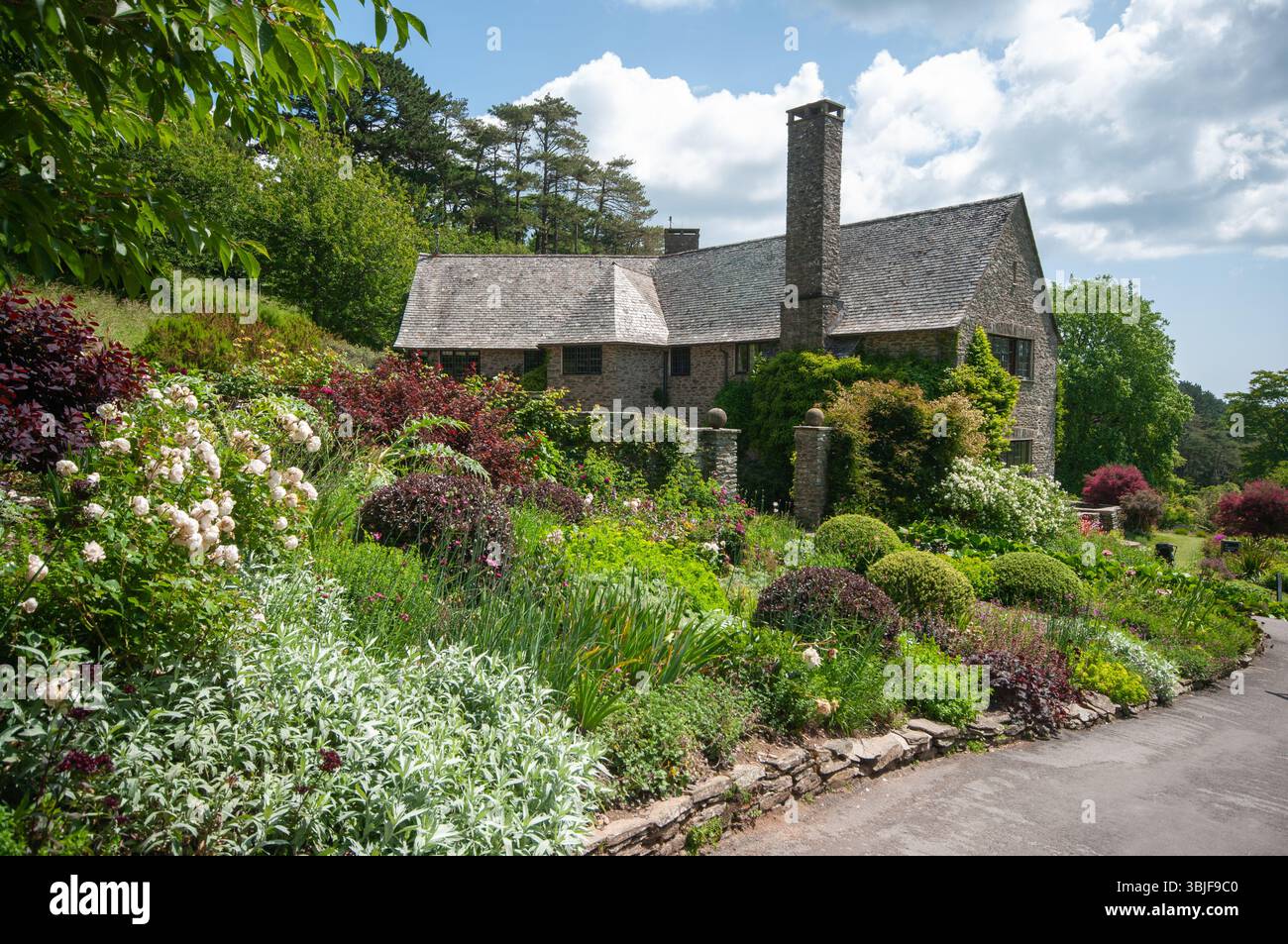 Coleton Fishacre 1920er Jahre Country Retreat ein Garten Kingswear Devon UK erbaut und von der Doyle Carte Familie bewohnt Stockfoto