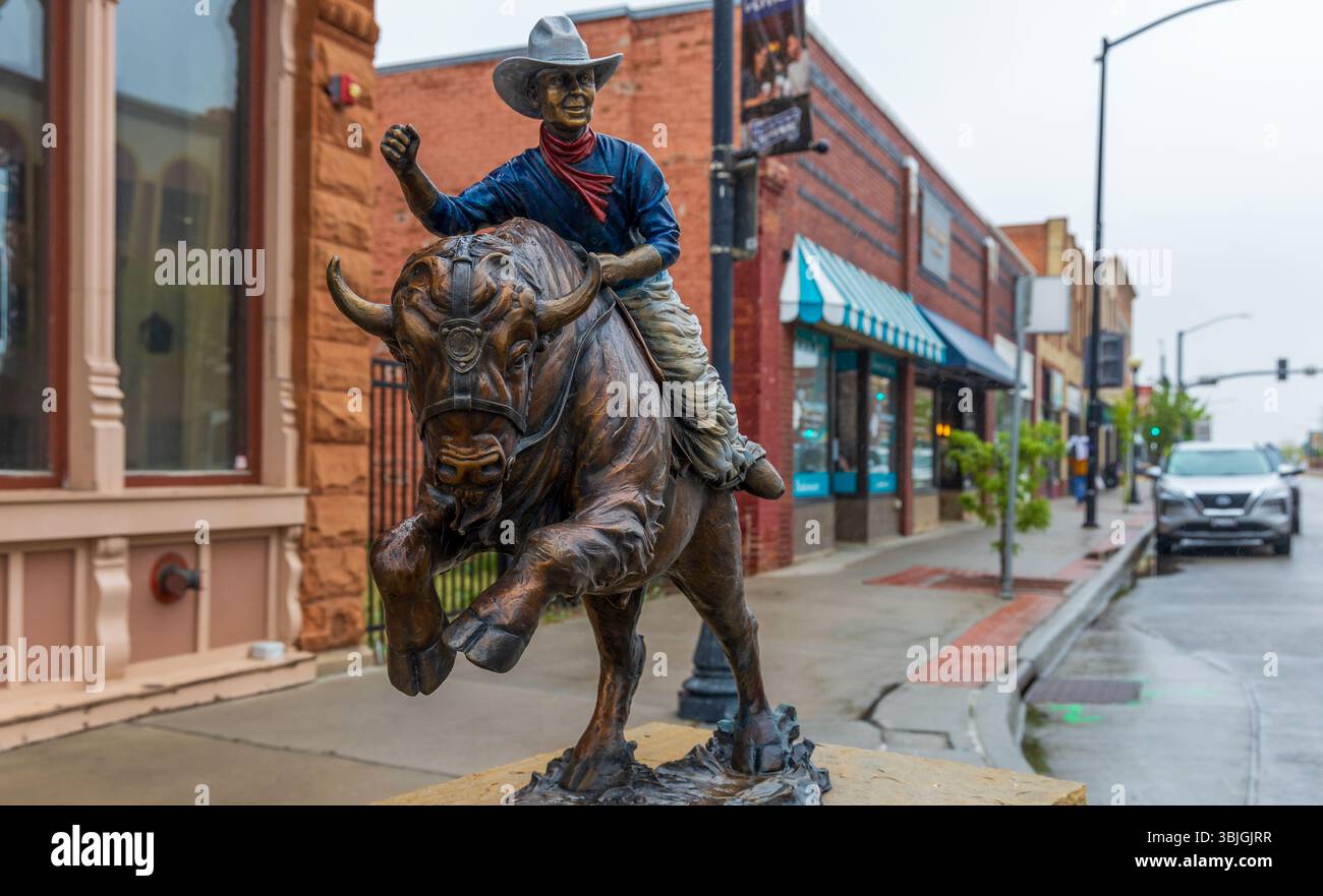 Cheyenne, Wyoming – 26. Mai 2025: Verne Elliot Skulptur von Joel Turner in der Innenstadt von Cheyenne Stockfoto