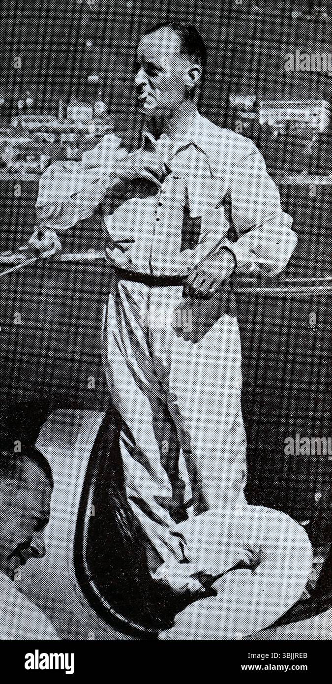 Sir Malcolm Campbell, der im September 1938 einen neuen Weltrekord für Wassergeschwindigkeiten aufstellte. Der Rekord wurde in seinem von Rolls Royce betriebenen Bluebird Motorboot auf dem Hallwil See in der Schweiz aufgestellt. Aus einer Serie von Zigarettenkarten namens The Kings of Speed, die 1939 vom Tabakhersteller W. A. & A. C. Churchman veröffentlicht wurden. Stockfoto