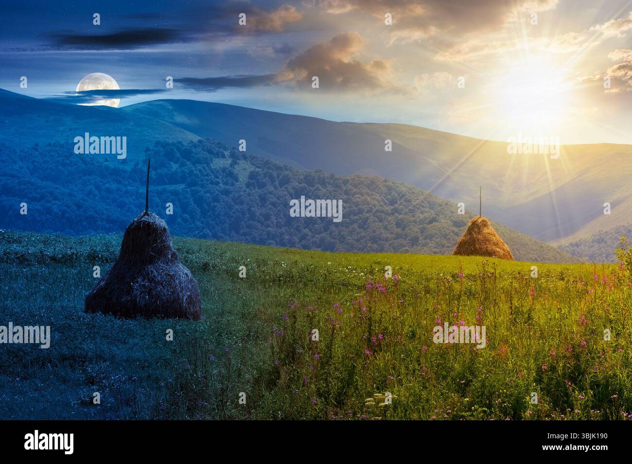 Ländliche Berglandschaft zur Sommersonnenwende. Tag- und Nachtzeitwechsel. Heuhaufen auf grünem Hügel. alpine Landschaft am Fuße des Berges mit Sonne und Stockfoto