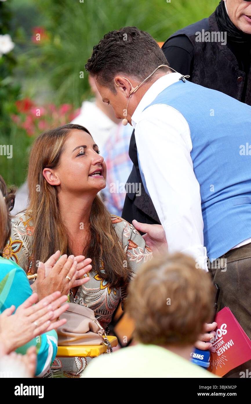 Stefan Mross und Eva Luginger bei der ARD Show 'immer wieder sonntags' am 15.06.2025 im Europapark in Rust Stockfoto Stefan Mross und Eva Luginger bei der ARD Show 'immer wieder sonntags' am 15.06.2025 im Europapark in Rust Stockfoto