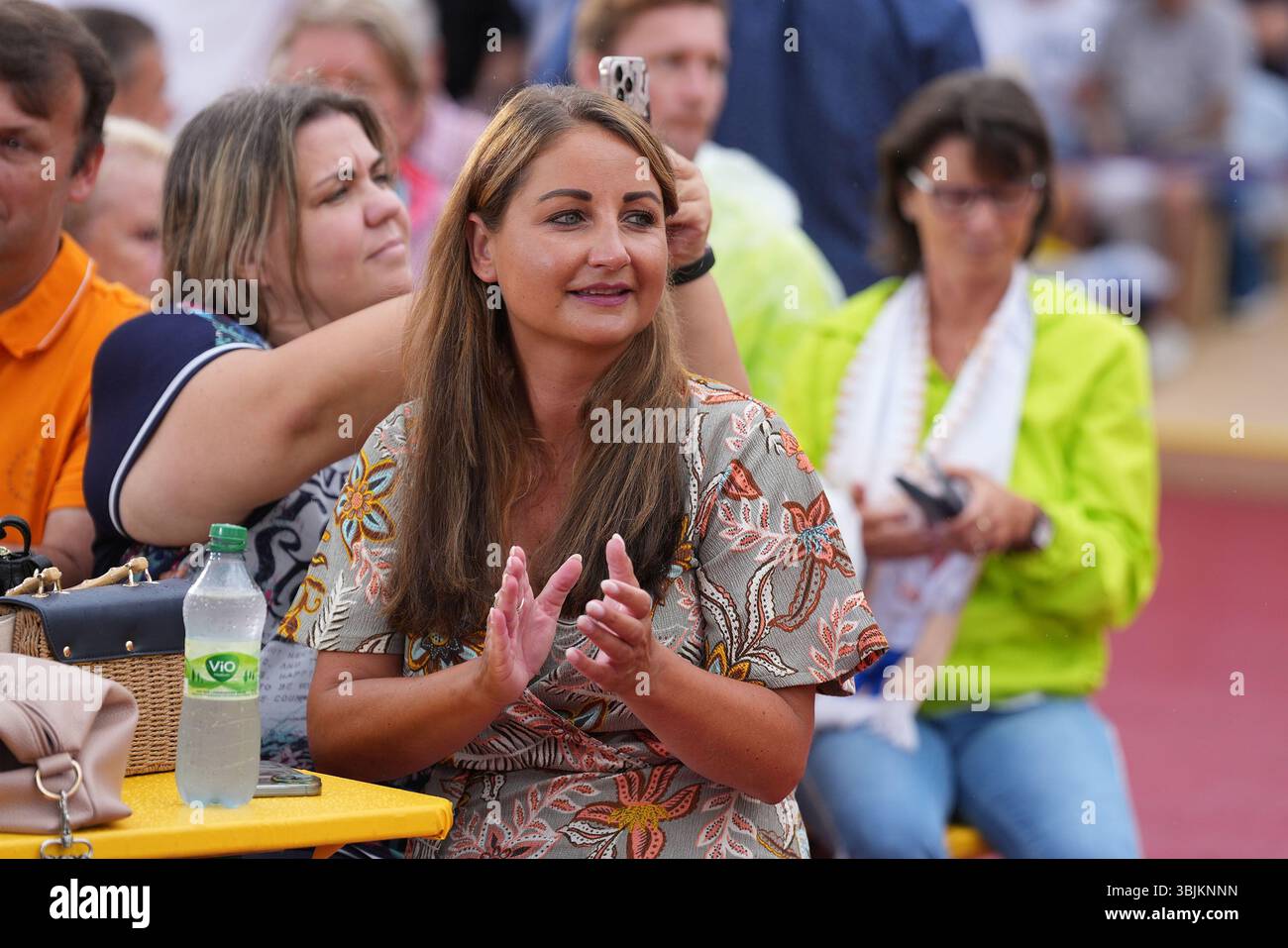 Eva Luginger bei der ARD Show 'immer wieder sonntags' am 15.06.2025 im Europapark in Rust Stockfoto Eva Luginger bei der ARD Show 'immer wieder sonntags' am 15.06.2025 im Europapark in Rust Stockfoto