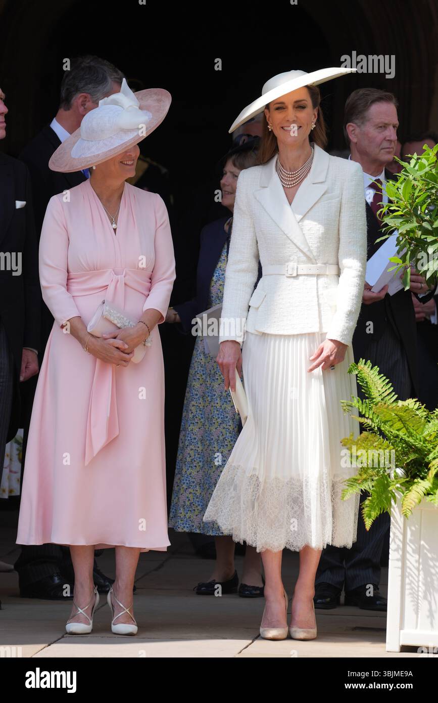 Die Herzogin von Edinburgh (links) und die Prinzessin von Wales, die an dem jährlichen Order of the Garter Service in der St George's Chapel in Windsor Castle teilnehmen. Bilddatum: Montag, 16. Juni 2025. Stockfoto