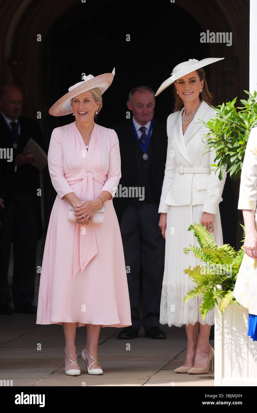 Die Herzogin von Edinburgh (links) und die Prinzessin von Wales, die an dem jährlichen Order of the Garter Service in der St George's Chapel in Windsor Castle teilnehmen. Bilddatum: Montag, 16. Juni 2025. Stockfoto