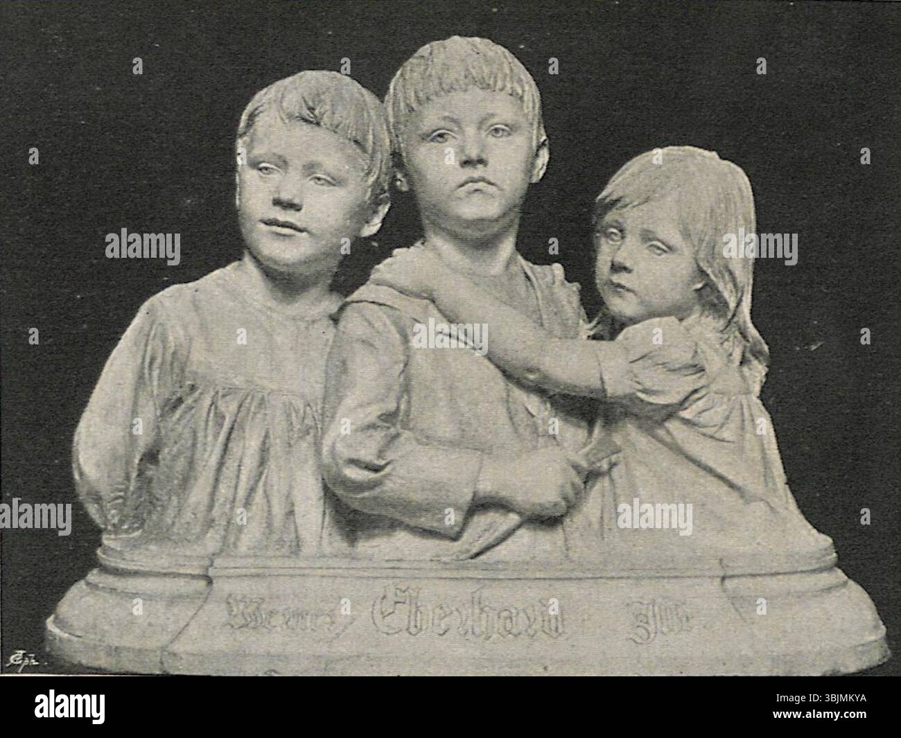 Gerhard Janenschs „Kindergruppe“ (vor 1898) stellt eine Gruppe von Kindern dar, die ihre Unschuld und Jugendliche Energie einfangen. Das Gemälde unterstreicht die freudige und sorglose Natur der Kindheit und zeigt Janenschs Fähigkeit, menschliche Emotionen und Ausdruck in einem lebendigen, ansprechenden Stil zu vermitteln. Stockfoto