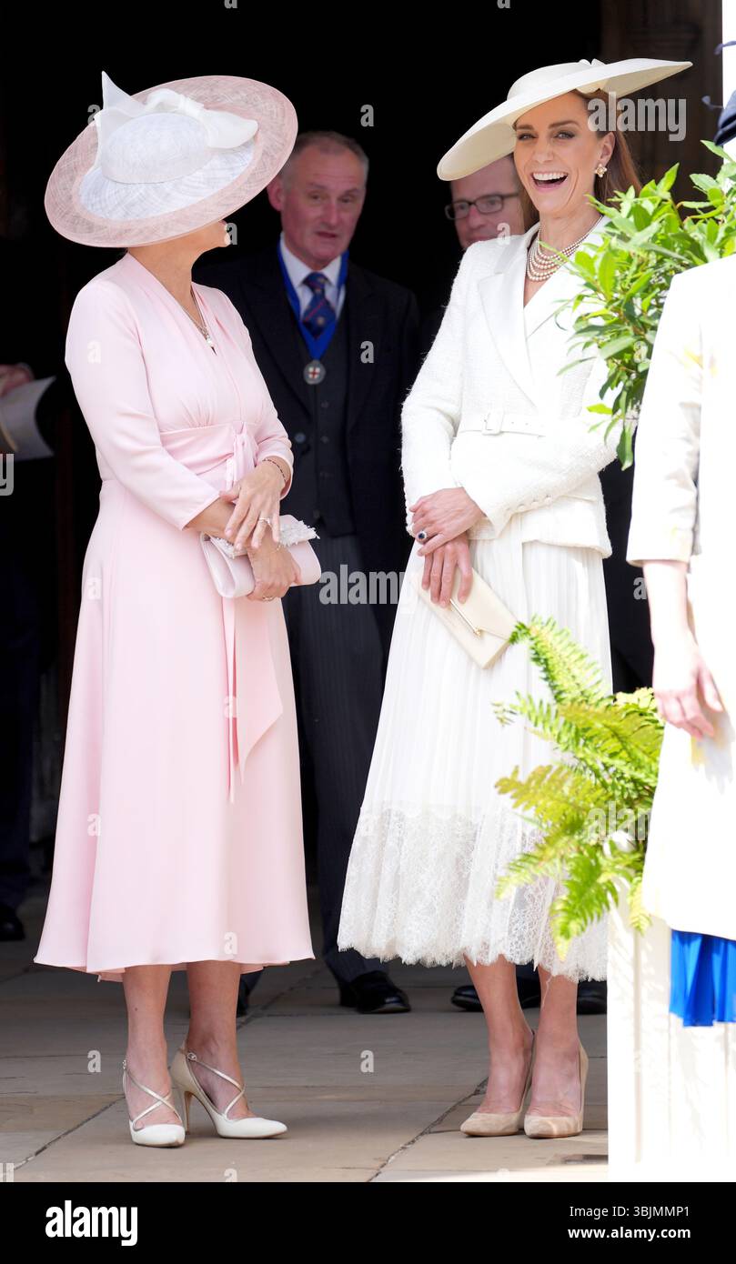 Die Herzogin von Edinburgh (links) und die Prinzessin von Wales, die an dem jährlichen Order of the Garter Service in der St George's Chapel in Windsor Castle teilnehmen. Bilddatum: Montag, 16. Juni 2025. Stockfoto