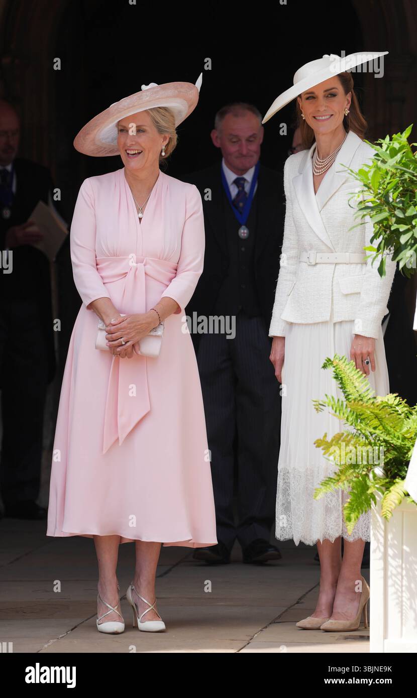 Die Herzogin von Edinburgh (links) und die Prinzessin von Wales, die an dem jährlichen Order of the Garter Service in der St George's Chapel in Windsor Castle teilnehmen. Bilddatum: Montag, 16. Juni 2025. Stockfoto