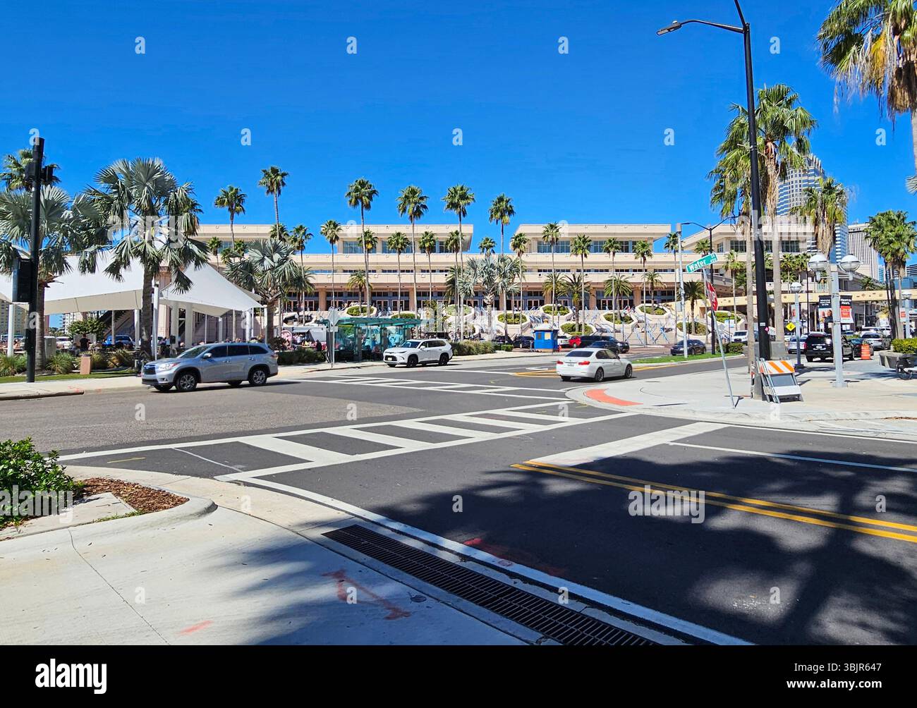 Tampa Convention Center, Channel District, Central Business District, Tampa, Florida - Smartphone-aufgenommenes Stockfoto