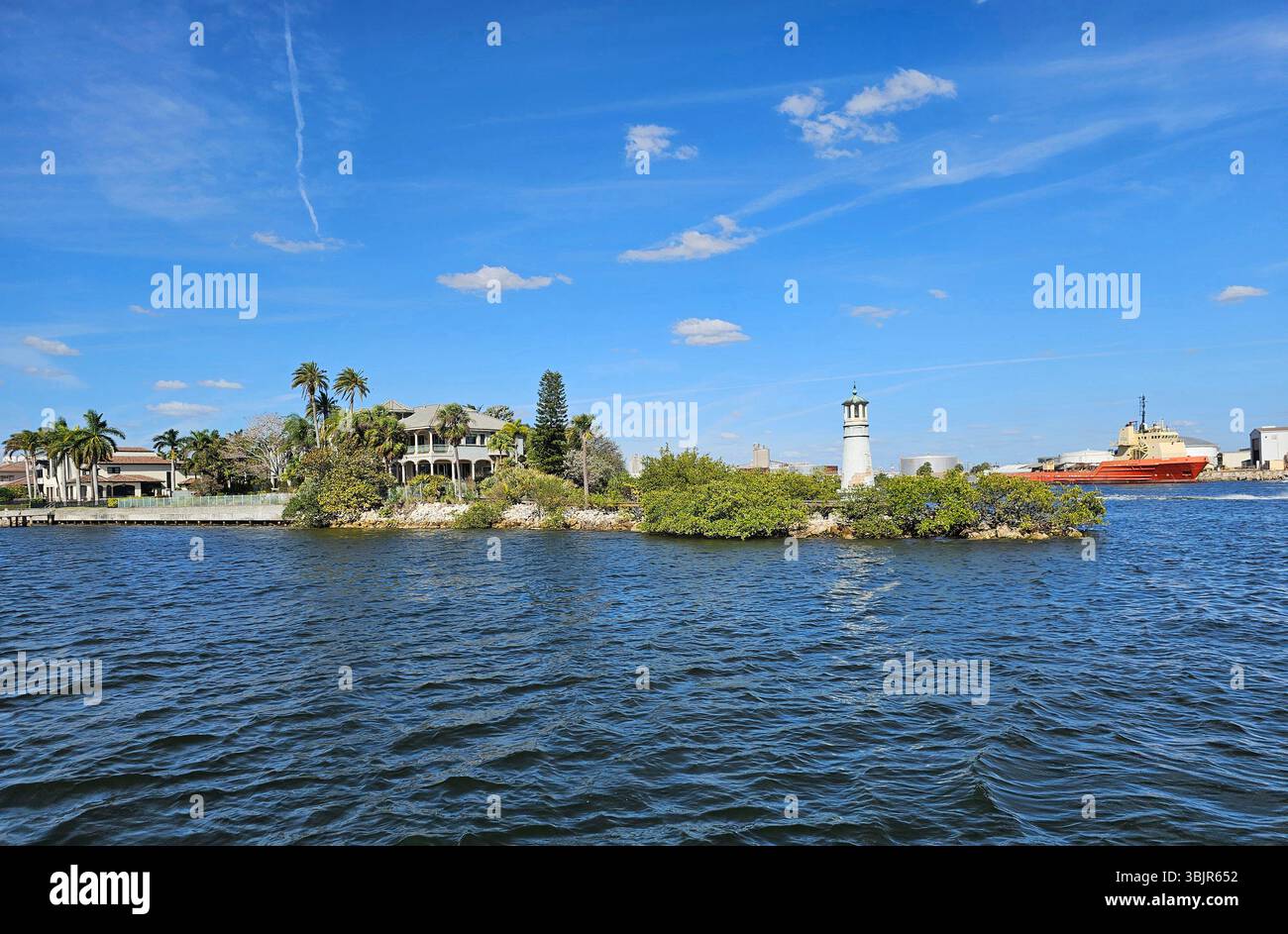 Harbour Island, Tampa, Florida. Ein privater Leuchtturm an der Spitze der Insel. - Smartphone-aufgenommenes Stockfoto