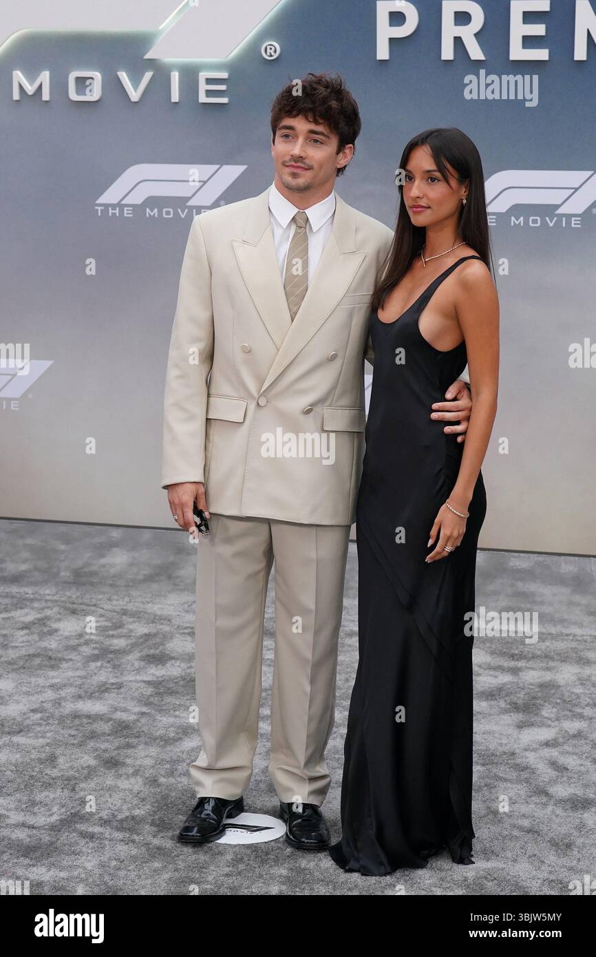 Ny. Juni 2025. Charles Leclerc, Alexandra Saint Mleux bei Ankunft für F1: THE MOVIE Premiere, Times Square, New York, NY, 16. Juni, 2025. Quelle: Kristin Callahan/Everett Collection/Alamy Live News Stockfoto