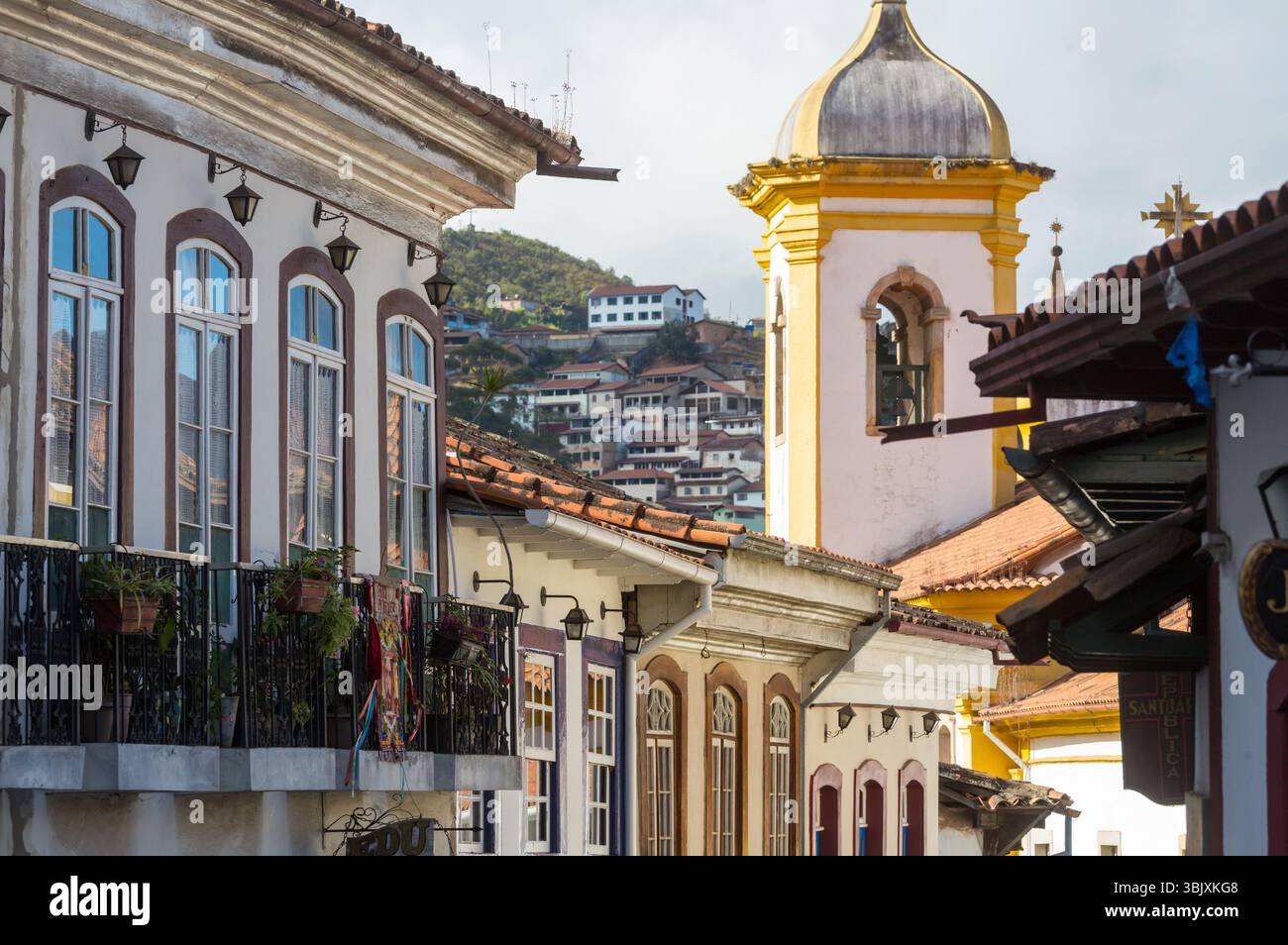 Ouro Preto, offiziell MunicÃ­pio de Ouro Preto, ist eine Stadt im brasilianischen Bundesstaat Minas Gerais. Die barocke Altstadt macht es aus Stockfoto