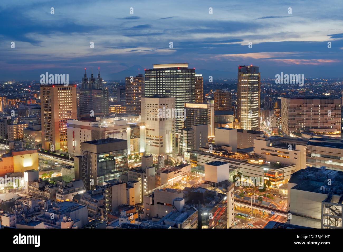 Kawasaki, japanische Skyline von der Abenddämmerung bis in die Nacht. Stockfoto