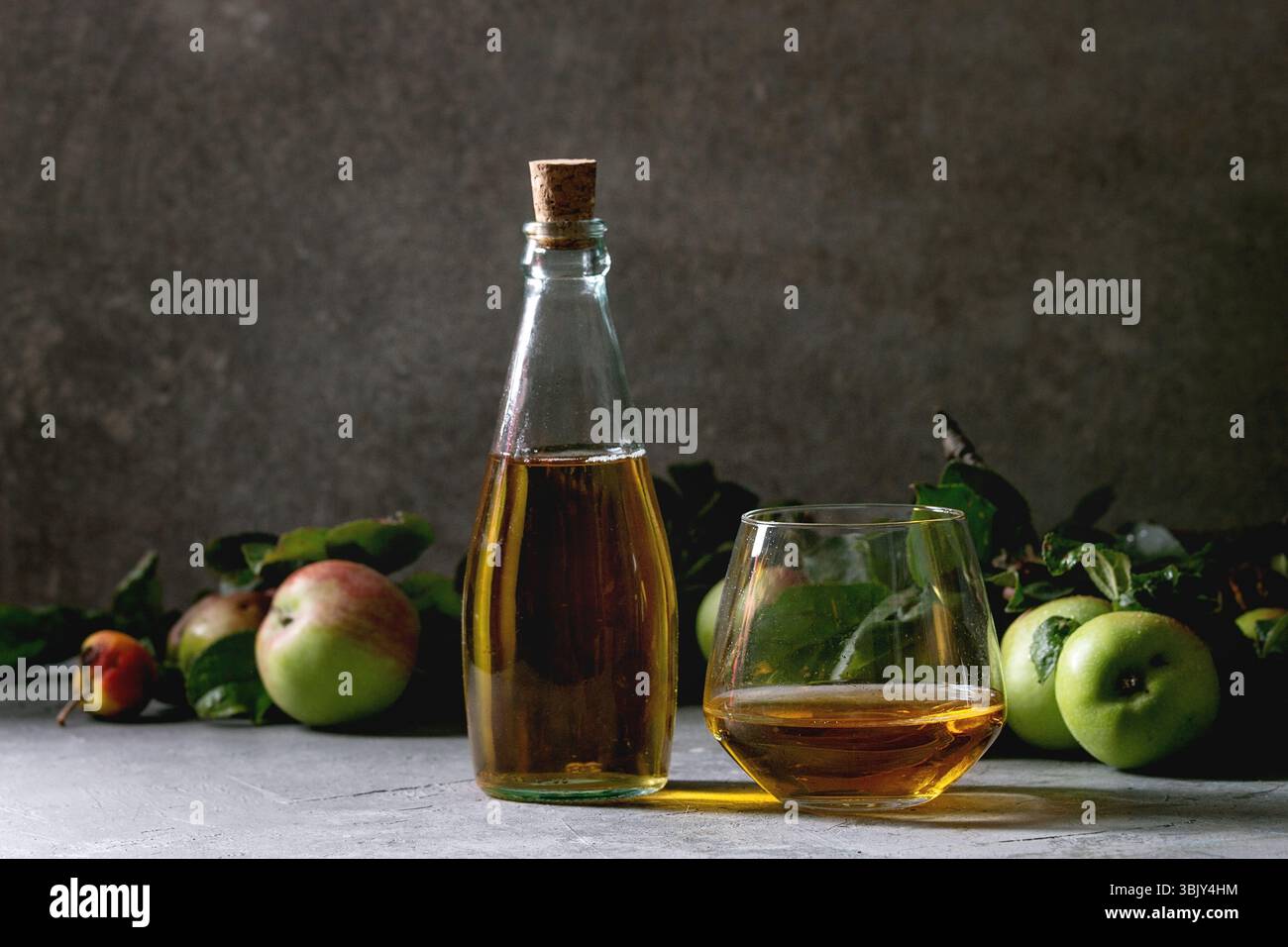 Frischer Apfelsaft Stockfoto