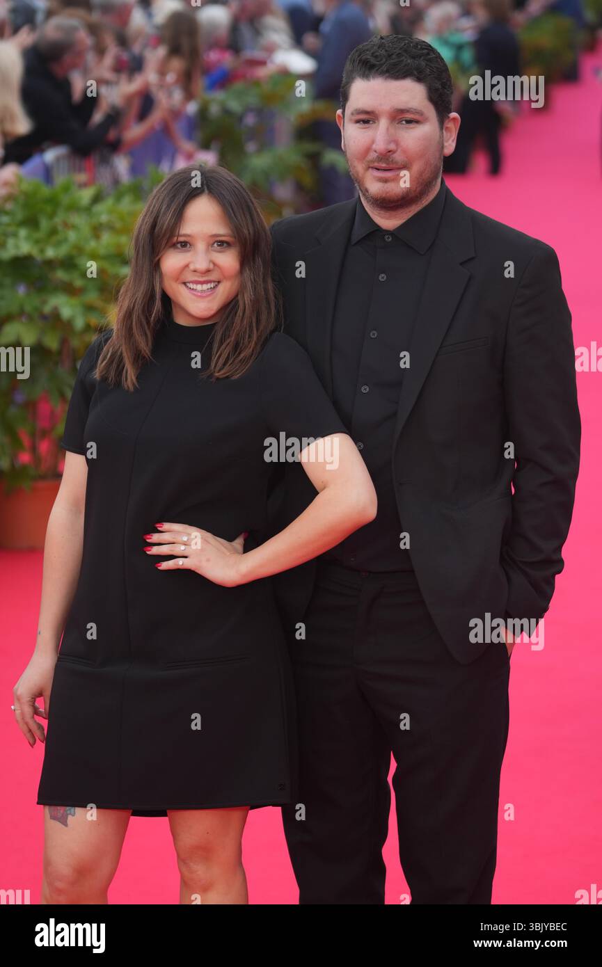 Cabourg, Frankreich. 14. Juni 2025. Laura Felpin ET Mourad Winter assiste au tapis rouge lors du quatri me jour du 39e Festival du Film de Cabourg le 14 juin 2025 ˆ Cabourg, Frankreich. le 14 Juin 2025. Foto par Laurent Lairys /ABACAPRESS.COM Stockfoto