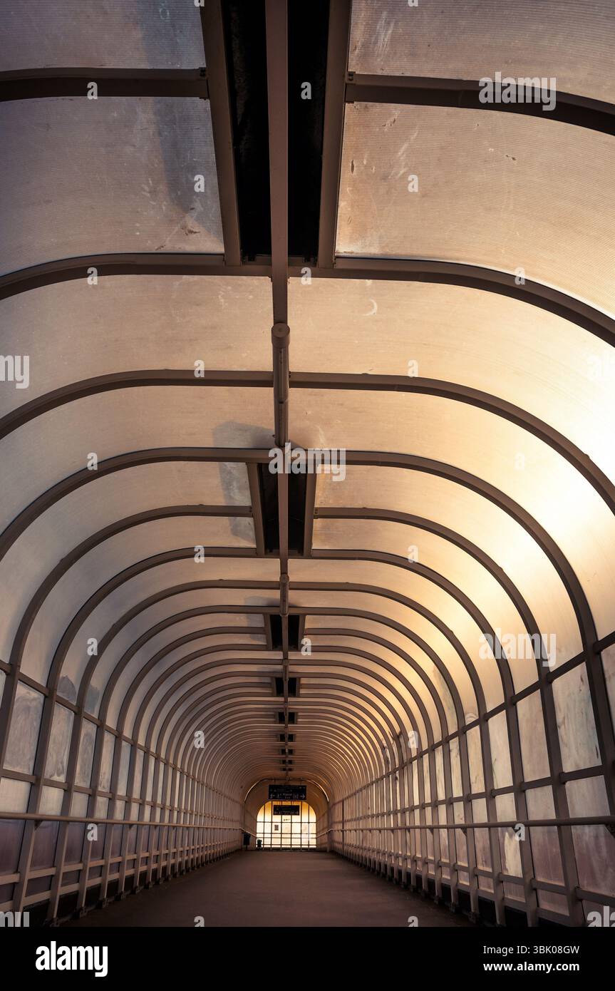 Flur mit Brigh Lichtwinkel Aufnahme Stockfoto