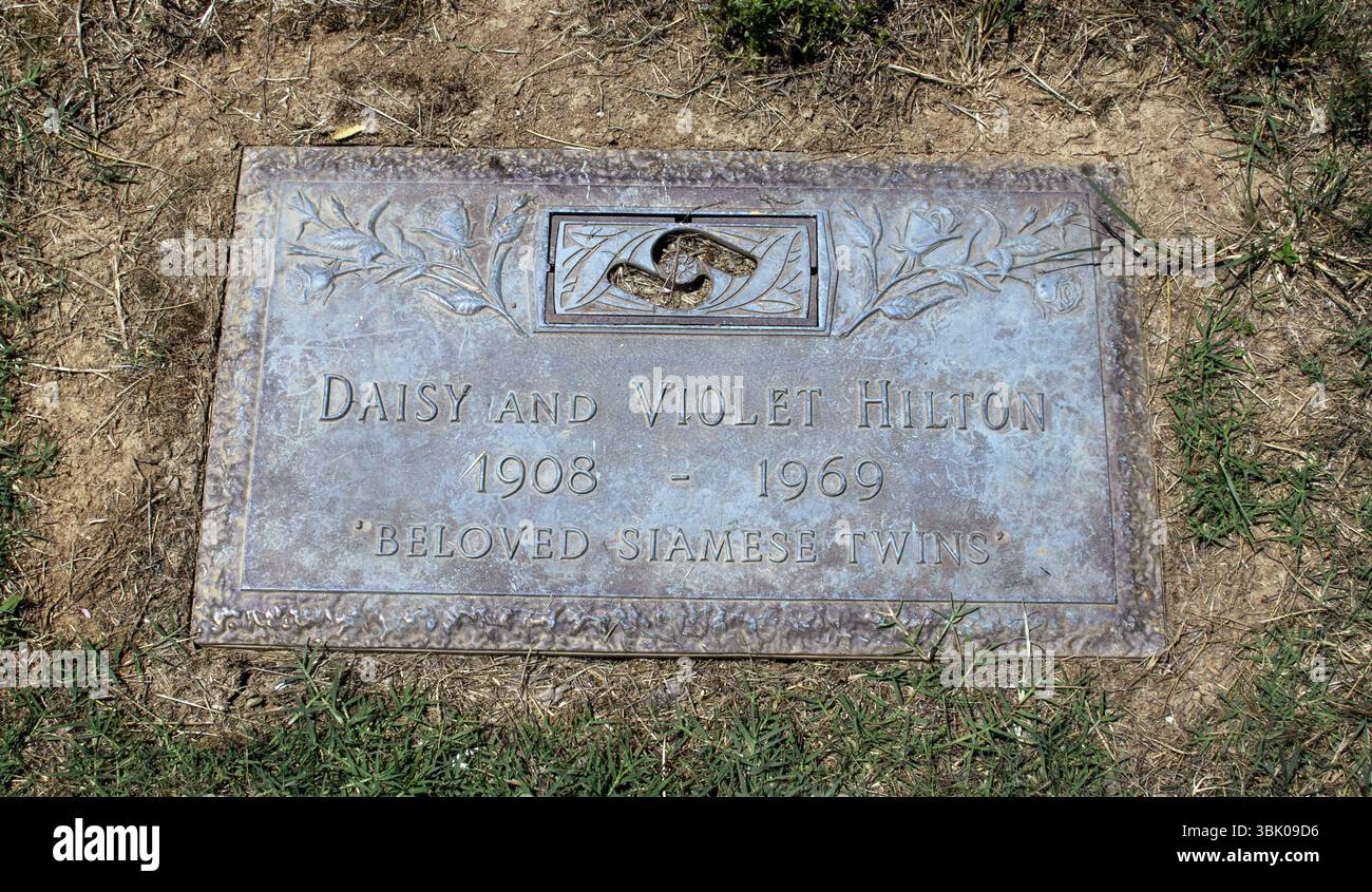 Grab der siamesischen Hilton-Zwillinge, berühmte Zwillinge, auf dem Myrtle Hill Cemetery in Rom, Georgia, die an ihre einzigartige Geschichte erinnern. Stockfoto
