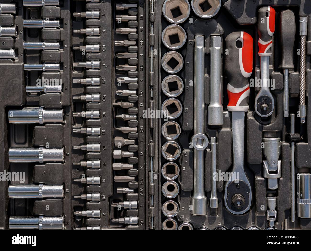 Ratsche Ringschlüssel im Auto Toolbox Nahaufnahme Foto Stockfoto