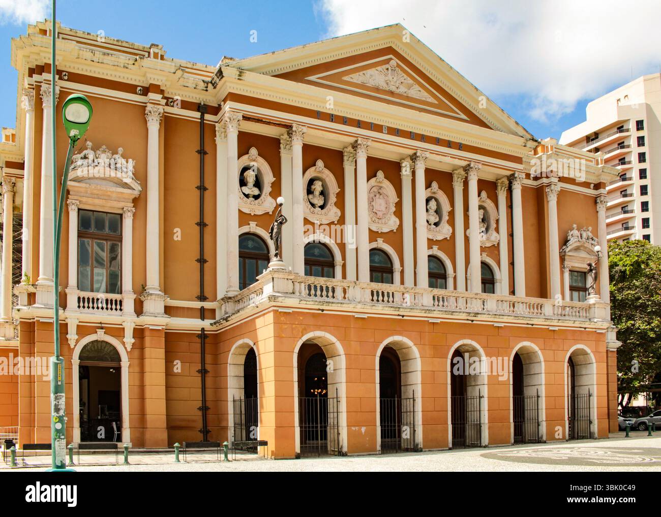 Das Theater des Friedens, ein brasilianisches Theater im neoklassizistischen Stil, befindet sich auf dem Platz der Republik in der Stadt Belém, Bundesstaat Pará, Nordbrasiliens Stockfoto