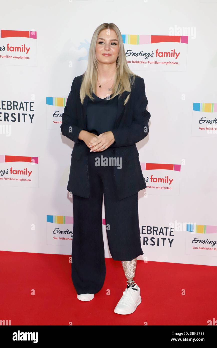 Ernstings Fashion Show 2025 Hamburg Anna Osicki, Ernstings Fashion Show 2025, Hotel Empire Riverside Hamburg, 17.06.2025 *** Ernstings Fashion Show 2025 Hamburg Anna Osicki, Ernstings Fashion Show 2025, Hotel Empire Riverside Hamburg, 17 06 2025 Copyright: XEventpressxBecherx Stockfoto